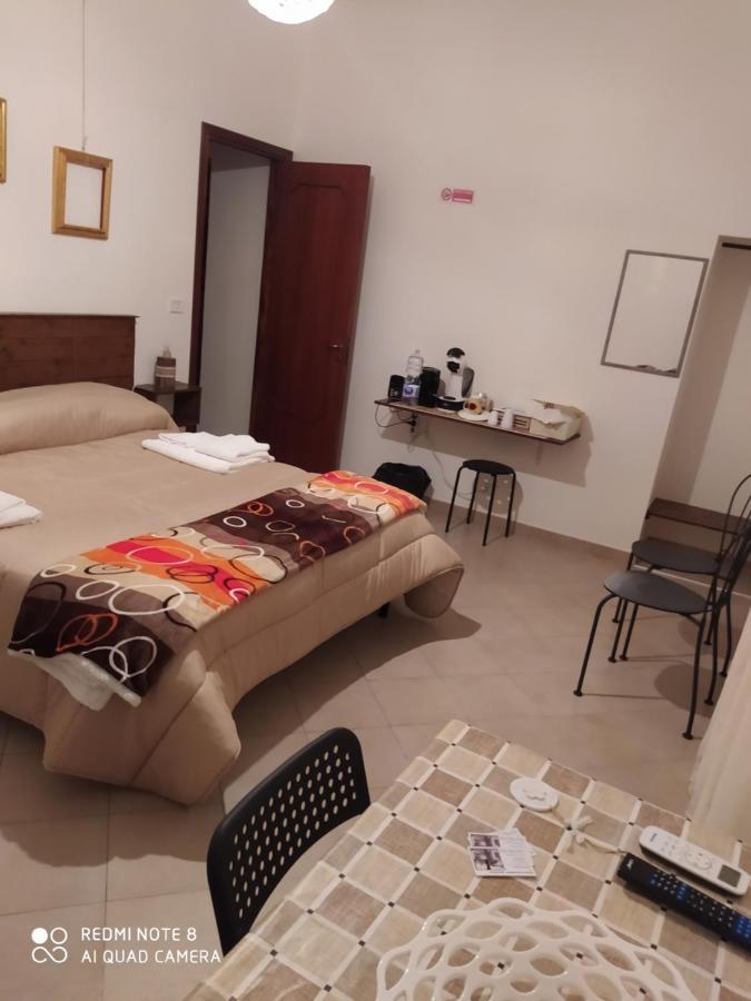 Bed & Breakfast Acquaviva Di Vullo Vincenzo Acquaviva Platani Buitenkant foto