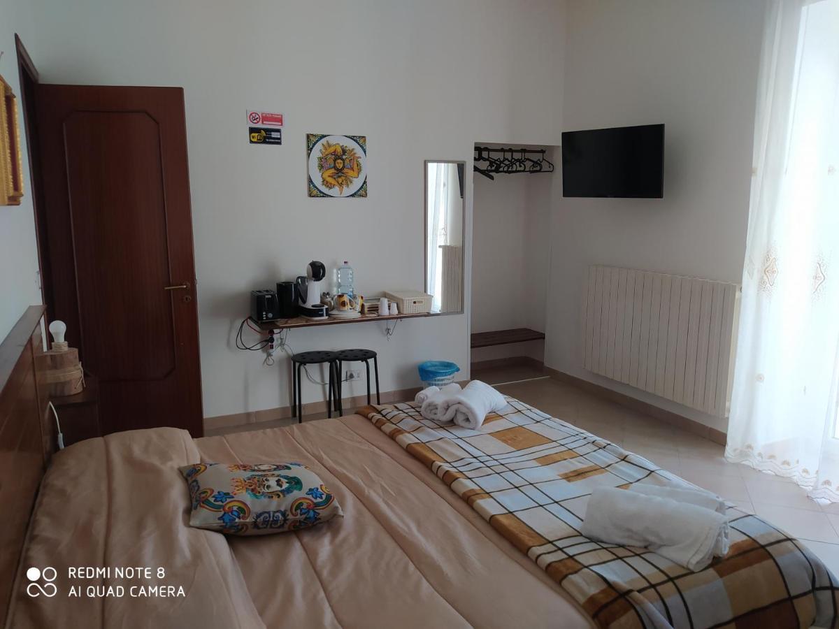 Bed & Breakfast Acquaviva Di Vullo Vincenzo Acquaviva Platani Buitenkant foto