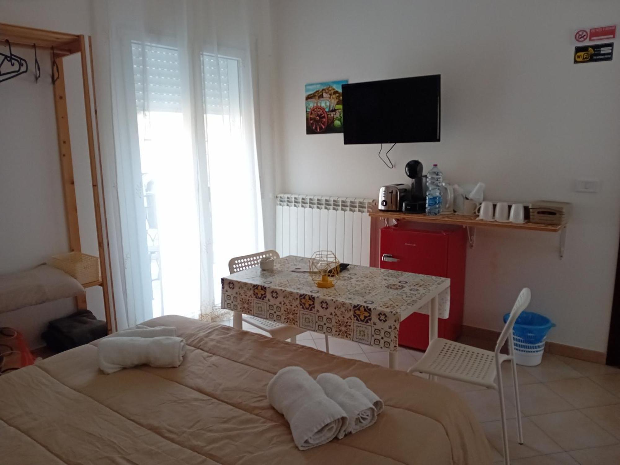 Bed & Breakfast Acquaviva Di Vullo Vincenzo Acquaviva Platani Buitenkant foto